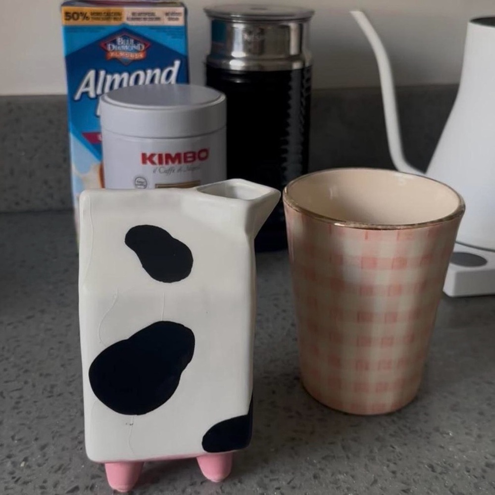 Boston Warehouse Cow Milk Jug/Creamer For Tea Time or Coffee Breaks